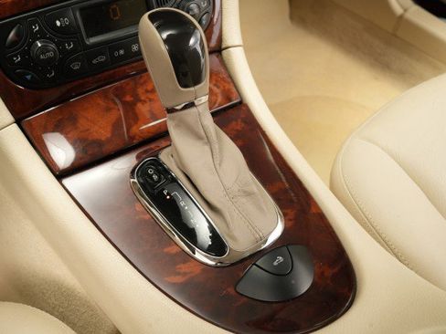 Used 2004 Mercedes-Benz CLK 320 Cabriolet image 60