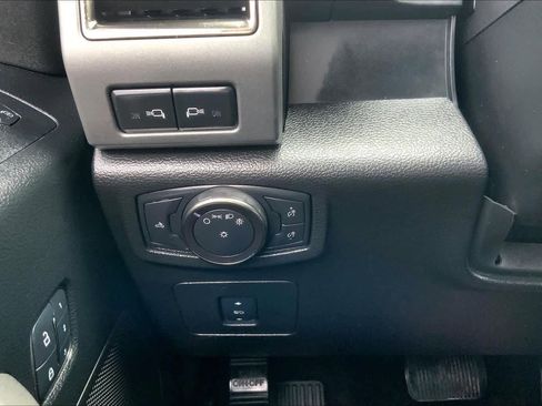 Used 2018 Ford F150 Raptor w/ Equipment Group 802A Luxury image 33