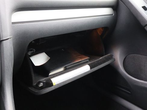 Used 2014 Volkswagen Golf 2.5L image 34