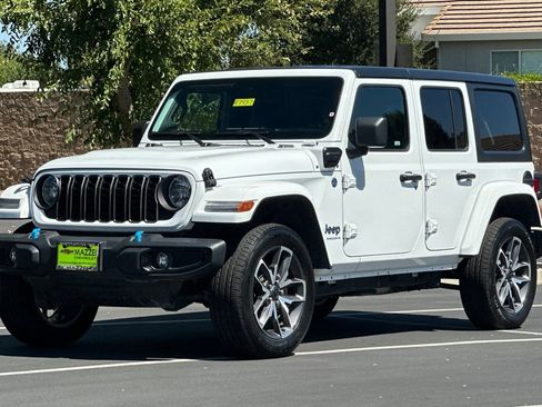 Used 2024 Jeep Wrangler Unlimited AWD/4WD image 16