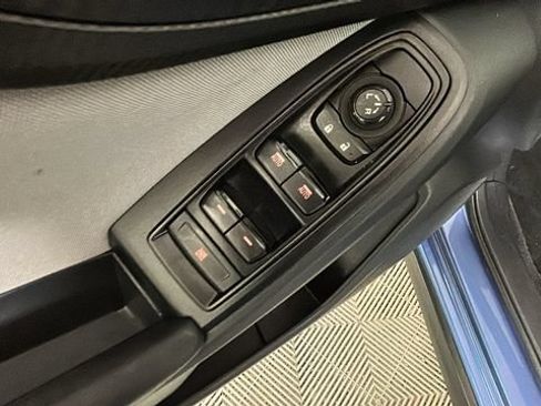 Used 2020 Subaru Crosstrek 2.0i AWD/4WD image 11