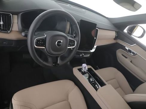 Used 2026 Volvo XC90 B5 Core image 17