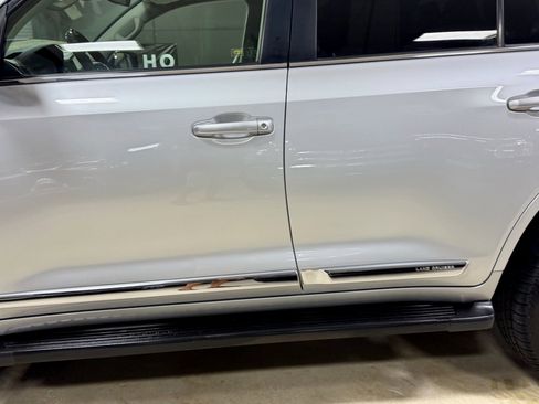 Used 2016 Toyota Land Cruiser AWD/4WD image 16