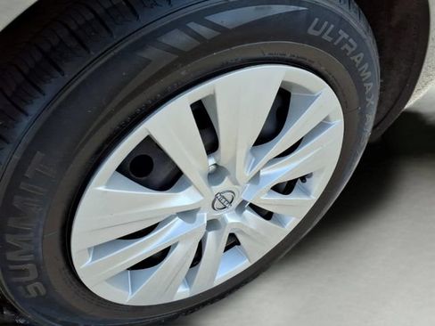 Used 2024 Nissan Sentra S FWD image 9