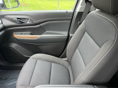 Used 2021 GMC Acadia SLE w/ Driver Convenience Package FWD image 23