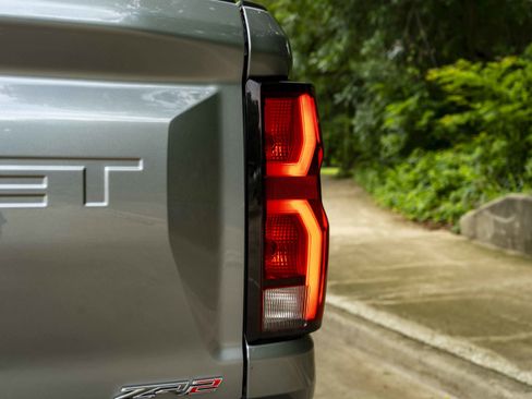 Used 2024 Chevrolet Colorado ZR2 AWD/4WD image 13