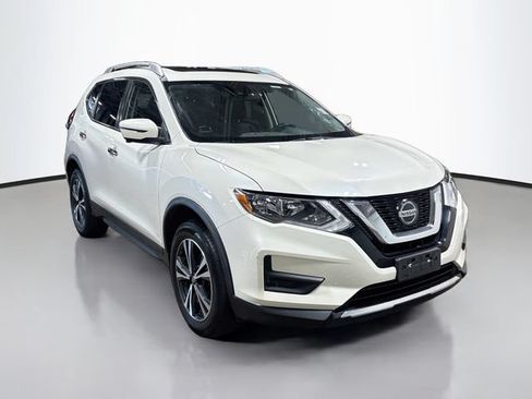 Used 2019 Nissan Rogue SV w/ Sun & Sound Touring Package AWD/4WD image 3