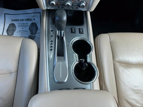 Used 2018 Nissan Pathfinder SL FWD image 18