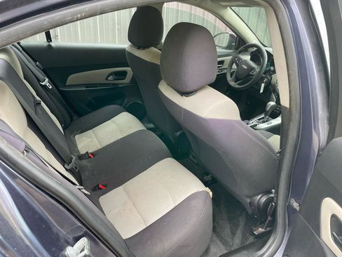 Used 2013 Chevrolet Cruze LS FWD image 8