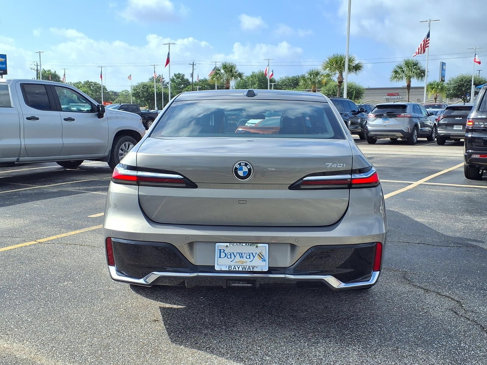 Used 2025 BMW 740i RWD image 22