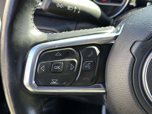 Used 2021 Jeep Wrangler Unlimited Sahara AWD/4WD image 22