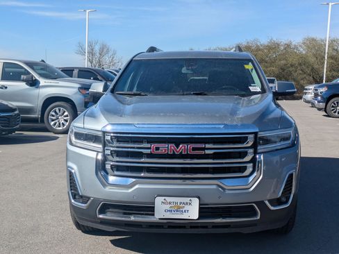 Certified 2023 GMC Acadia SLT image 8