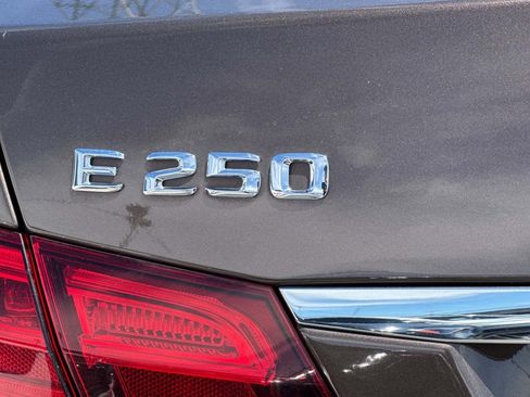 Used 2015 Mercedes-Benz E 250 BlueTEC 4MATIC Sedan image 29