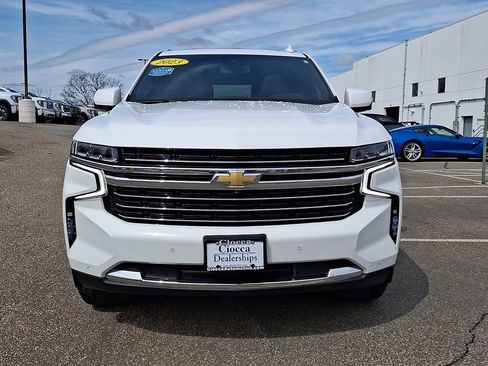 Used 2023 Chevrolet Suburban LT w/ Luxury Package AWD/4WD image 5