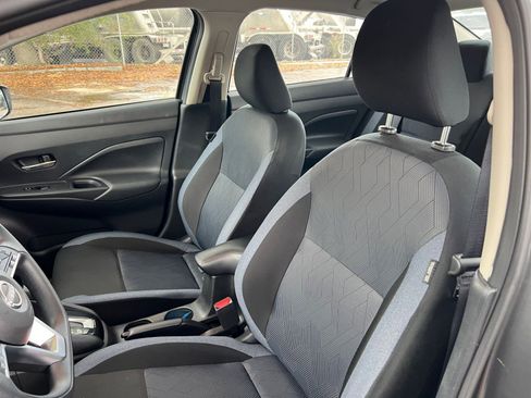 Used 2025 Nissan Versa SV image 32