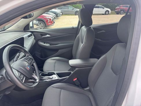 Used 2025 Buick Encore GX Preferred FWD image 25