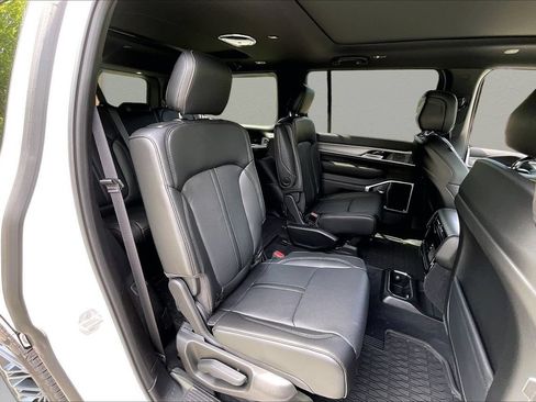 New 2026 Jeep Grand Wagoneer 4WD image 23