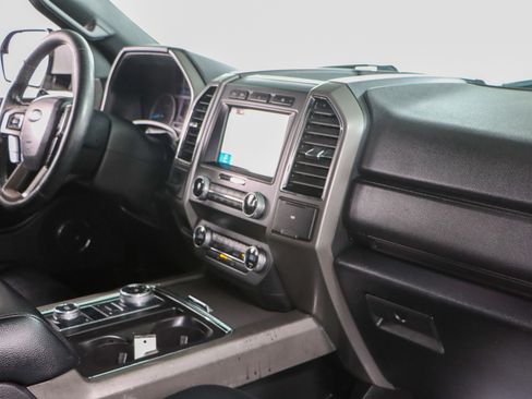 Used 2019 Ford Expedition XLT w/ Equipment Group 201A AWD/4WD image 27