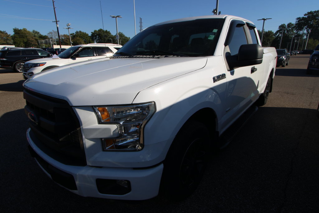 Used 2016 Ford F150 XL w/ Equipment Group 101A Mid RWD image 4