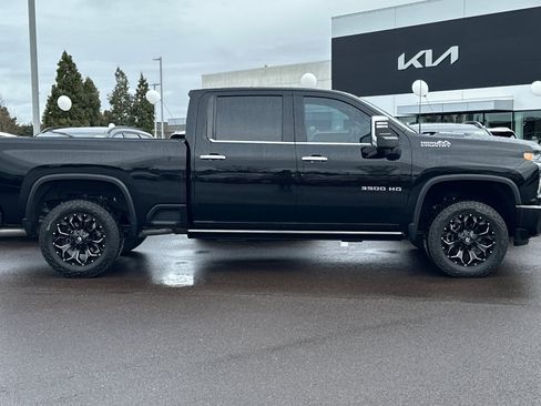 Used 2023 Chevrolet Silverado 3500 High Country image 3