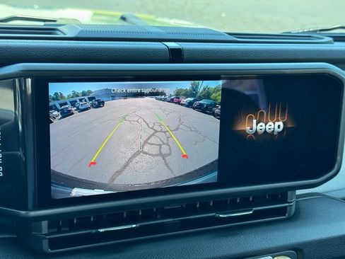 Used 2025 Jeep Wrangler Sport AWD/4WD image 11