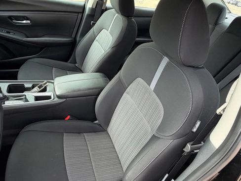 Certified 2025 Nissan Sentra SV FWD image 31