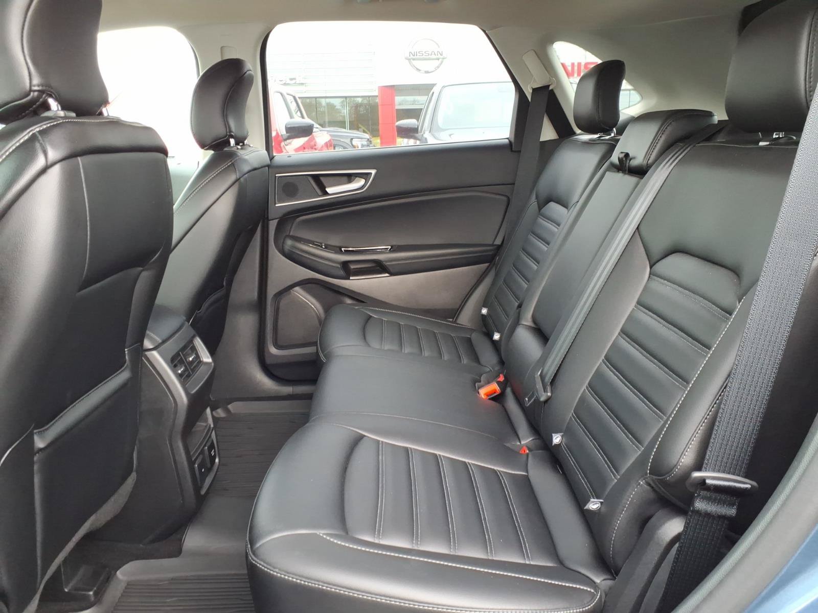 Used 2019 Ford Edge SEL w/ Equipment Group 201A FWD image 9