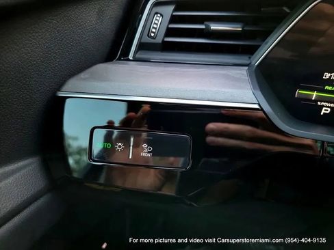 Used 2021 Audi e-tron Premium Plus w/ Premium Plus Package image 74