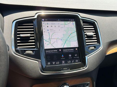 Certified 2025 Volvo XC90 B6 Plus AWD/4WD image 22