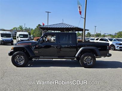 New 2025 Jeep Gladiator Mojave w/ Convenience Group