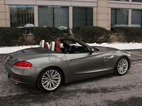 Used 2011 BMW Z4 sDrive35i image 9