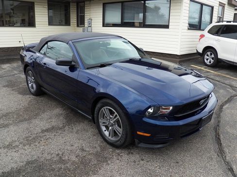Used 2011 Ford Mustang Premium w/ 201A Rapid Spec Order Code image 2