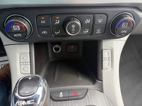 Used 2017 GMC Acadia SLT FWD image 15