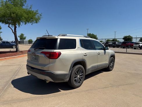 Used 2017 GMC Acadia SLT FWD image 5