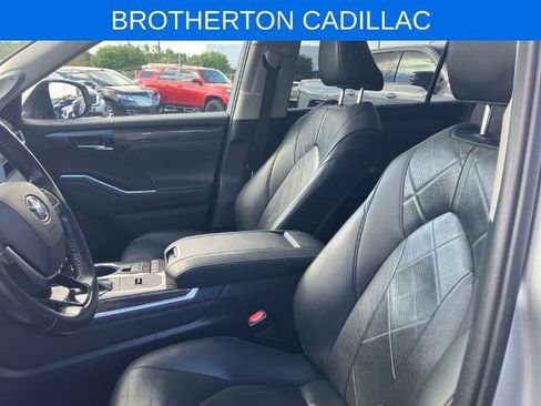 Used 2021 Toyota Highlander Platinum AWD/4WD image 18