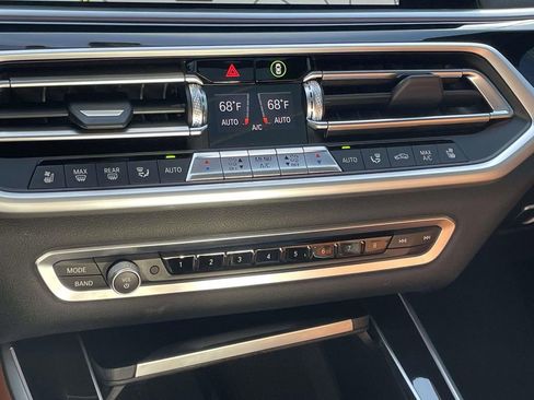 Used 2022 BMW X5 M50i image 28