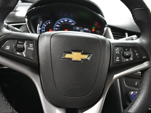 Certified 2022 Chevrolet Trax LT w/ LT Convenience Package FWD image 14