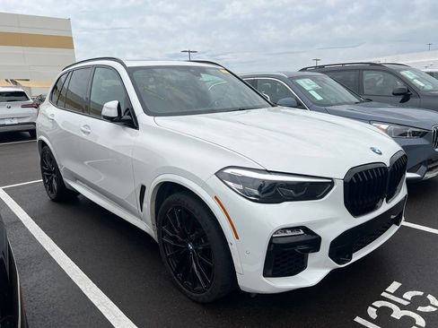 Used 2021 BMW X5 xDrive40i w/ M Sport Package AWD/4WD image 2
