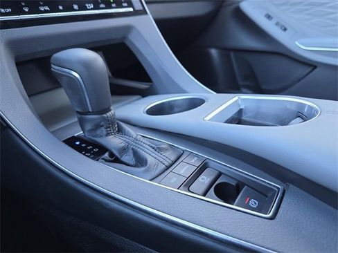 Used 2019 Toyota Avalon Limited image 22