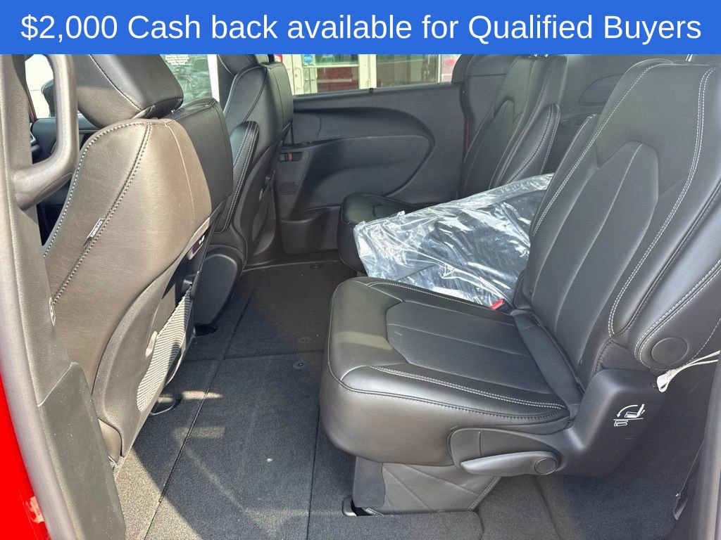 New 2027 Chrysler Pacifica Select FWD image 11