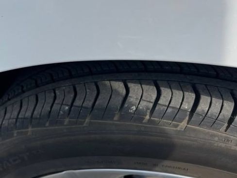 Used 2024 Buick Envista Sport Touring FWD image 19