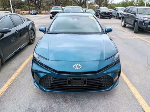 Used 2026 Toyota Camry LE w/ Convenience Package image 5
