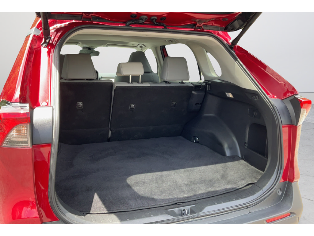 Used 2025 Toyota RAV4 XLE Premium FWD image 18