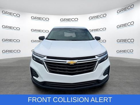Used 2023 Chevrolet Equinox LS w/ LS Convenience Package FWD image 2