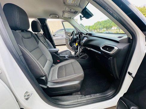 Used 2021 Chevrolet TrailBlazer LS FWD image 26