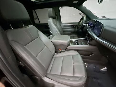 Used 2025 Chevrolet Tahoe RST AWD/4WD image 34