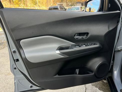 Used 2021 Nissan Kicks SR w/ SR Premium Package image 11