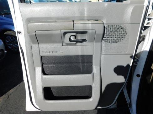 Used 2014 Ford E-350 and Econoline 350 XLT image 10