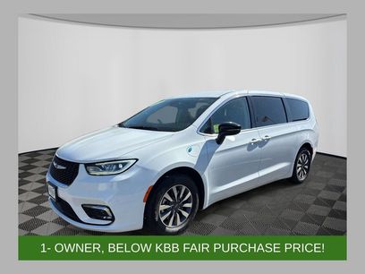 Used 2024 Chrysler Pacifica Limited