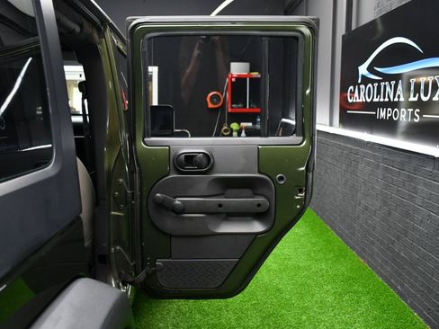 Used 2009 Jeep Wrangler Unlimited X RWD image 21